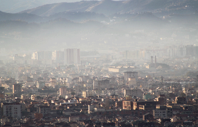 Ndotja e ajrit ne Tirane: Bashkia hap tenderin, 12.3 mln leke per Planin e Veprimit